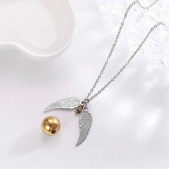 BLESSILY Angel Wing Necklace/Golden Snitch - Picture 4 of 7